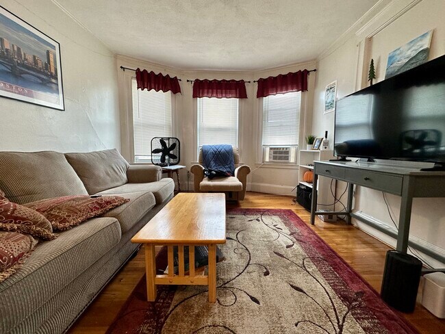 221 Summer St, Unit 3r in Somerville, MA - Building Photo - Building Photo