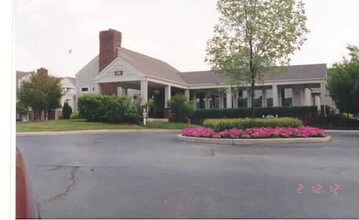 Bloomingdale Condominium Homes in Bloomingdale, IL - Foto de edificio - Building Photo