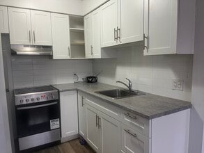 21 Stirling Ave S in Kitchener, ON - Building Photo - Building Photo