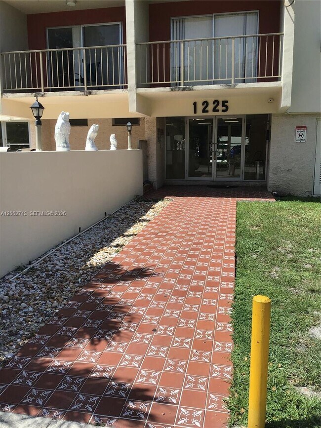 property at 1225 NE 124th St