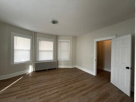 989-991 Capitol Ave, Unit Floor 1 in Hartford, CT - Building Photo