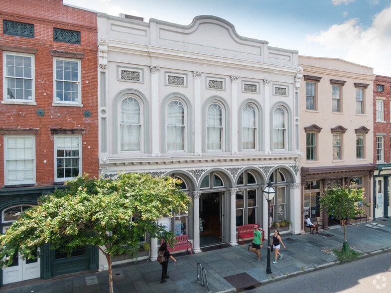 223 Meeting St in Charleston, SC - Foto de edificio