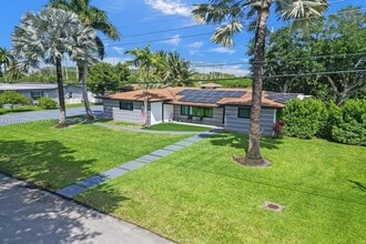 4660 SW 37th Ave in Fort Lauderdale, FL - Building Photo - Building Photo