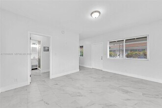 1839 Funston St in Hollywood, FL - Foto de edificio - Building Photo