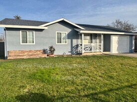 7118 Watt Ave in North Highlands, CA - Building Photo