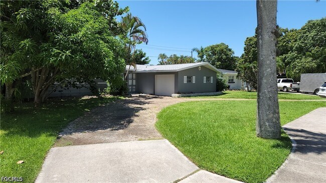1530 Passaic Ave in Ft. Myers, FL - Building Photo - Building Photo