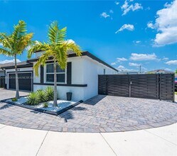 27474 SW 133rd Path in Naranja, FL - Building Photo - Building Photo