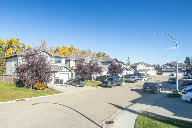 88 Hamilton Crt in Spruce Grove, AB - Building Photo - Building Photo