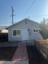 578 N Acacia Ave in Reedley, CA - Building Photo