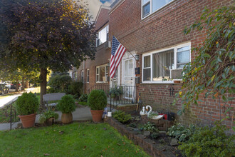 1511 Independence Ave in Brooklyn, NY - Building Photo - Primary Photo