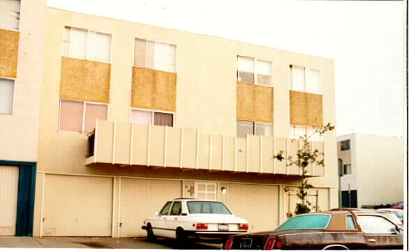 974 Brusco Way in South San Francisco, CA - Foto de edificio - Building Photo