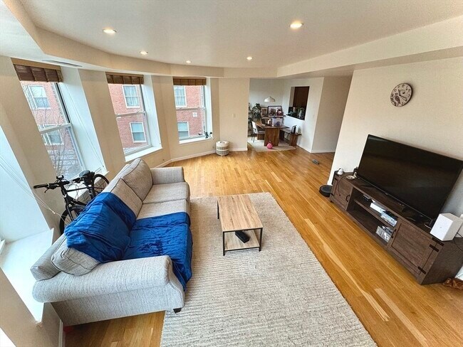 25 Marion St, Unit 32 in Brookline, MA - Building Photo - Building Photo