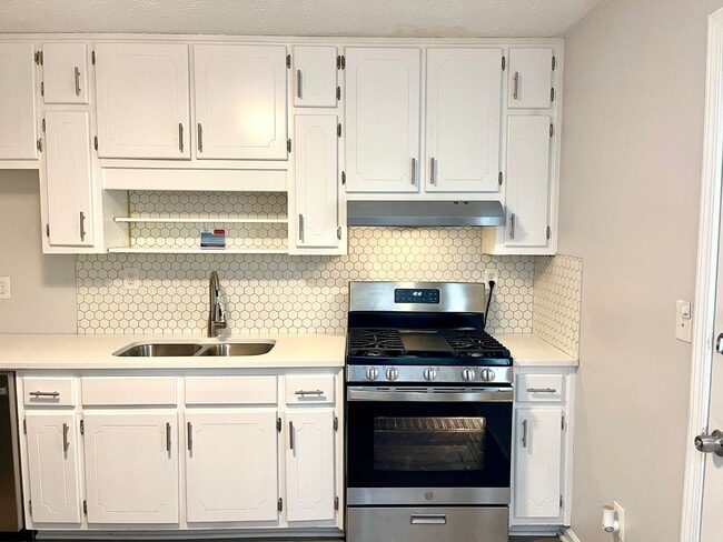 295 Rogers St in Mcdonough, GA - Building Photo - Building Photo