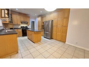 7573 17th Ave in Burnaby, BC - Building Photo - Building Photo