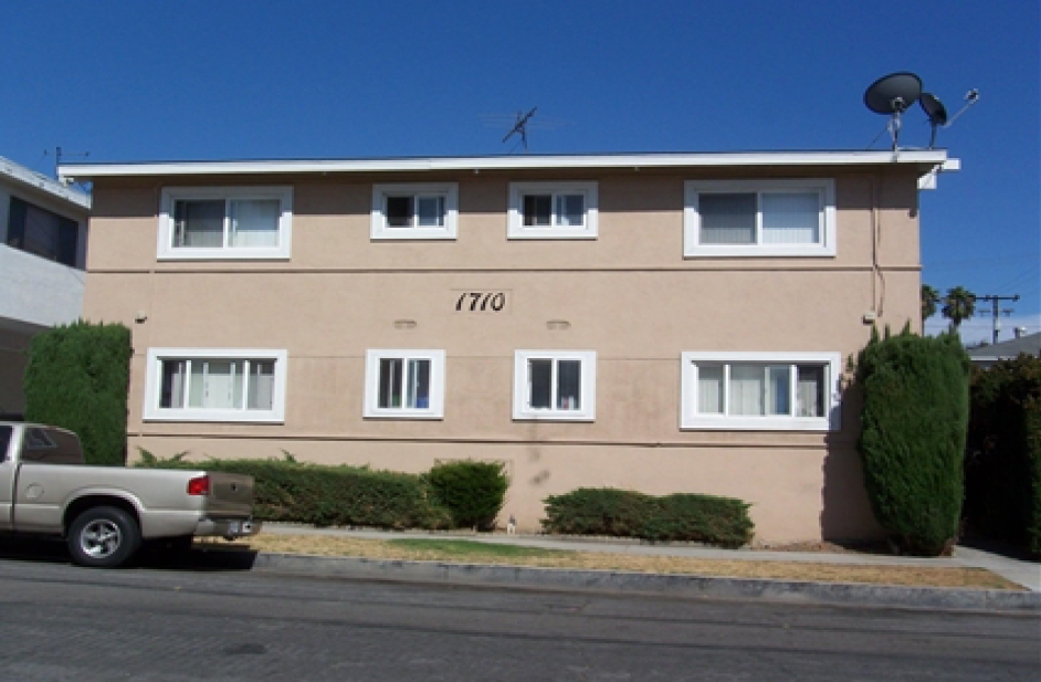 1710 Coronado Ave in Long Beach, CA - Building Photo