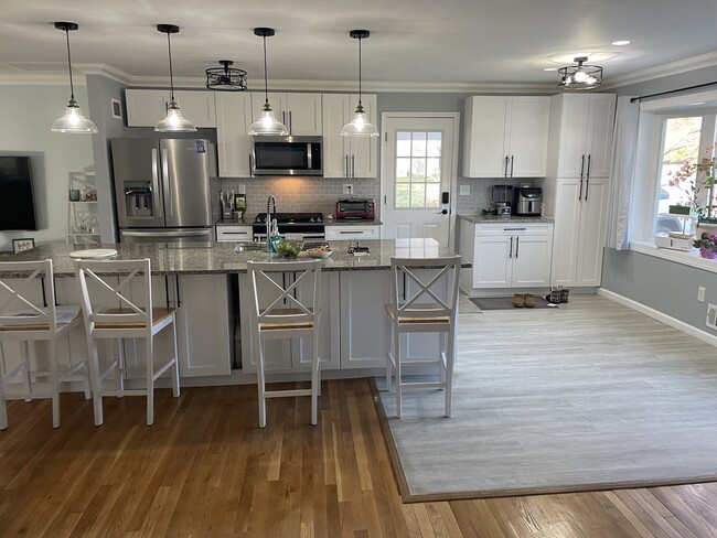 17804 Park Mill Dr in Rockville, MD - Building Photo - Building Photo