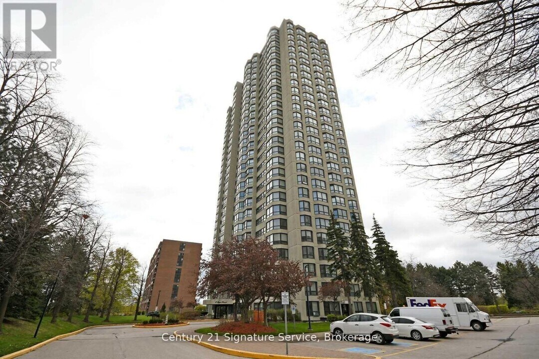 8 Lisa St. in Brampton, ON - Building Photo