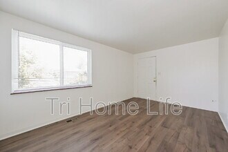 9295 E 14th Ave in Aurora, CO - Building Photo - Building Photo