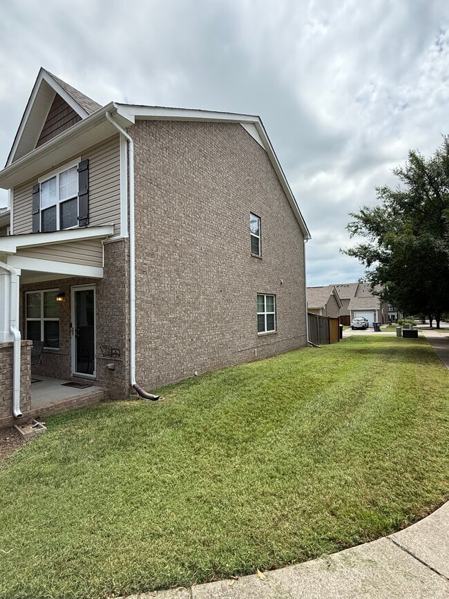 4000 Hoggett Ford Rd in Nashville, TN - Building Photo - Building Photo