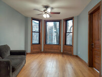 2652 W Evergreen Ave, Unit 2 in Chicago, IL - Foto de edificio - Building Photo