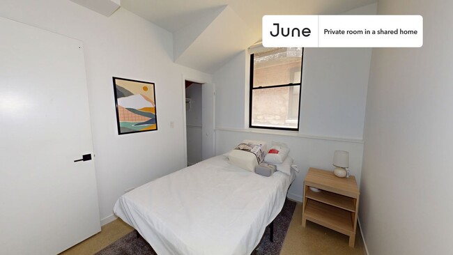 property at 2122 S Hoyne Ave