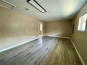 114 8th St in Chalmette, LA - Building Photo - Building Photo