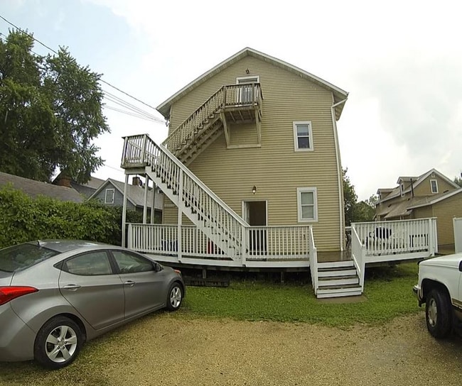 536 W 5th St, Unit 536 W 5th St in Winona, MN - Building Photo - Building Photo