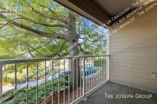 2572 14th Ave W in Seattle, WA - Building Photo