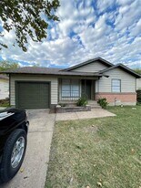 9027 Cardella Ave in Dallas, TX - Building Photo