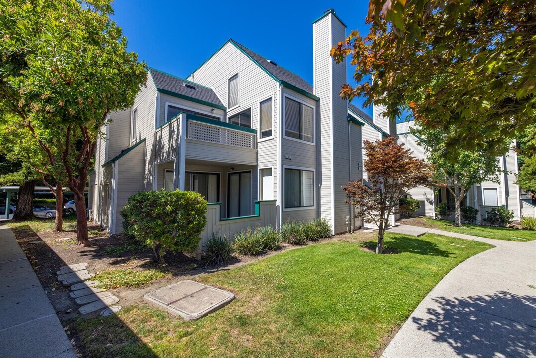 3657 West Ct in Richmond, CA - Foto de edificio