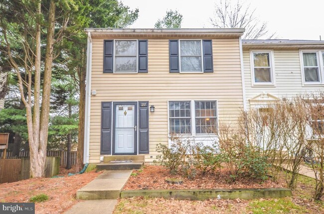 property at 27 Cross Country Ct