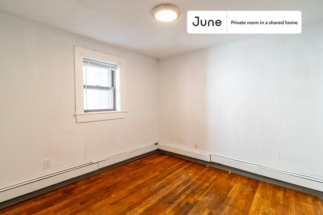 Private bedroom in 5 bed/2 bath Home in Boston, MA - Building Photo - Building Photo