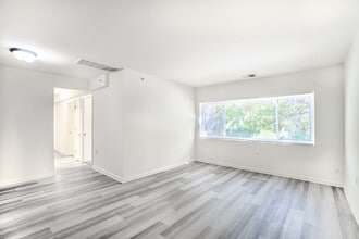 Highland Terrace Apartments in Washington, DC - Foto de edificio - Interior Photo