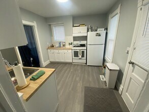 421 Washington St, Unit #2 in Barrington, IL - Building Photo - Building Photo