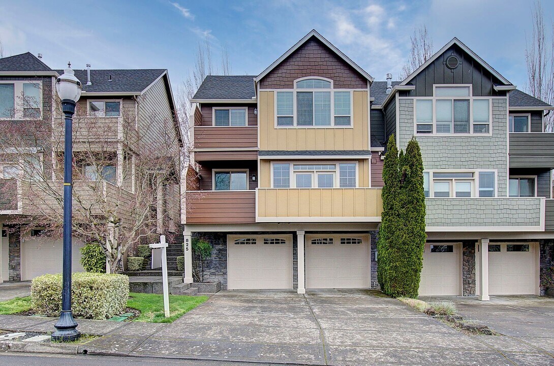 825 W U St in Washougal, WA - Building Photo