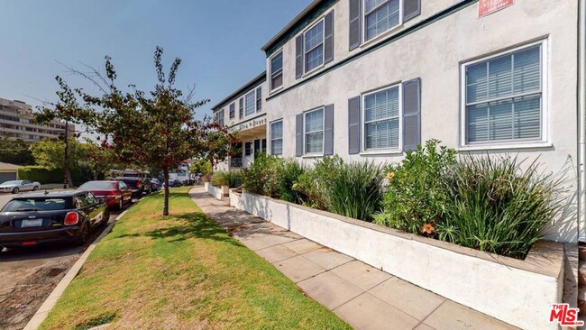 1309 Devon Ave in Los Angeles, CA - Building Photo - Building Photo