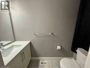 3025 Doyle Dr. in London, ON - Building Photo - Building Photo