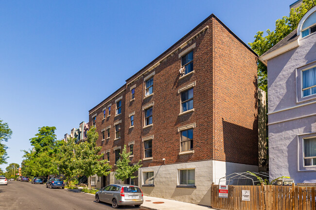 Chateau St-Andre in Montréal, QC - Building Photo - Building Photo