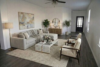 137 Emory Birch in Montgomery, TX - Foto de edificio - Building Photo