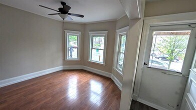 294 Boston Ave, Unit 1 in Medford, MA - Building Photo - Building Photo
