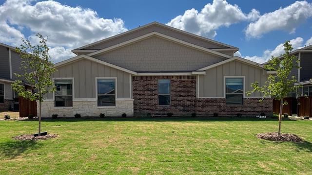 728 Fallow Dr in Venus, TX - Building Photo