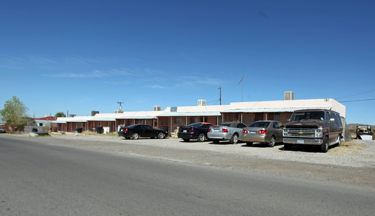 879-915 Coach Rd in Canutillo, TX - Building Photo