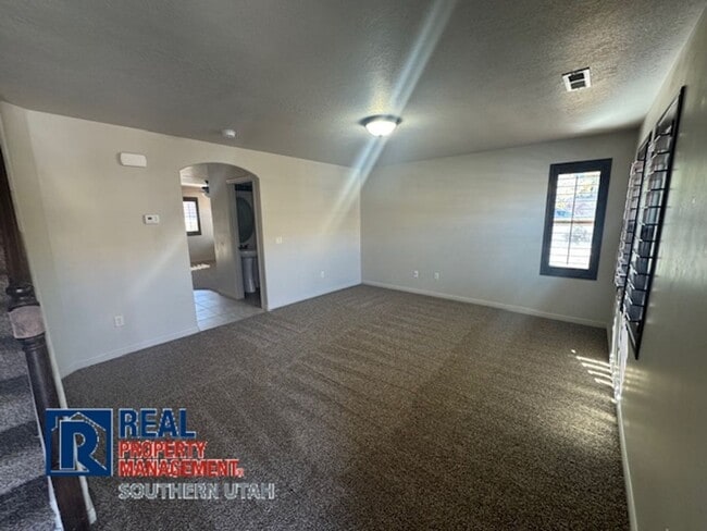 3419 S River Rd in Saint George, UT - Building Photo - Building Photo