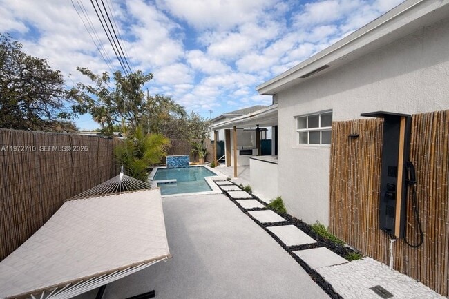 2804 NW 7th Ave in Wilton Manors, FL - Foto de edificio - Building Photo
