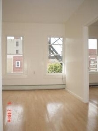 528 Jersey Ave in Jersey City, NJ - Building Photo