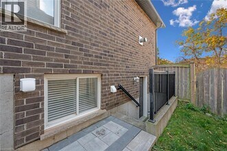 556 Netherwood Cres in Kitchener, ON - Building Photo - Building Photo