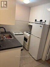 1061 Bathurst St in Toronto, ON - Building Photo - Building Photo