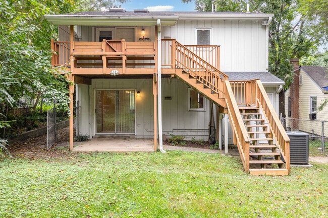 205 Spring St, Unit 1 in Durham, NC - Foto de edificio - Building Photo