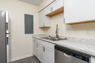 Virginia Pines in Columbus, OH - Building Photo - Interior Photo