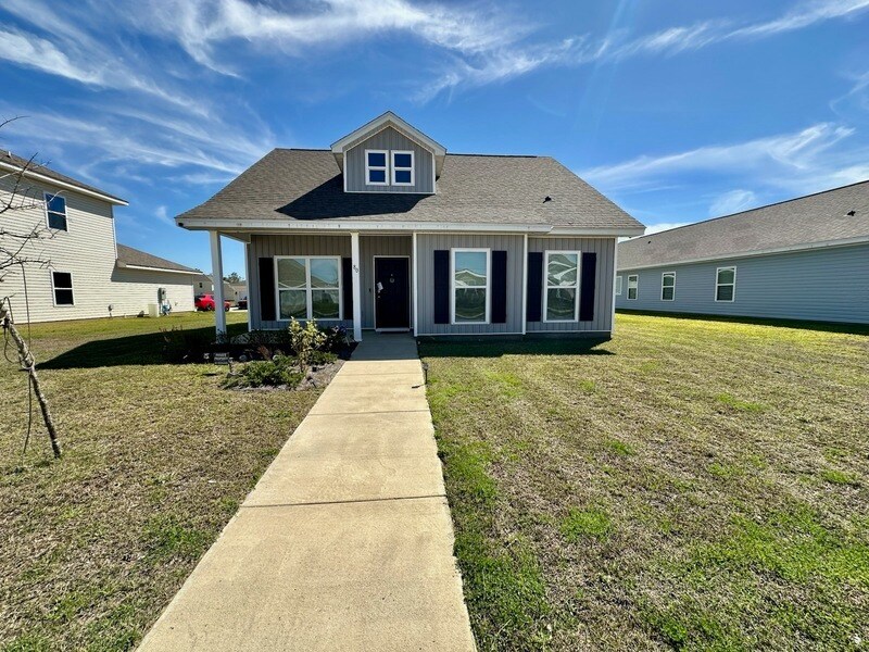 80 Silverthorn St in Freeport, FL - Building Photo